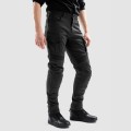 spodnie-faster-tapered-fit-black-model-przod