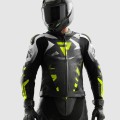 rebelhorn-inferno-black-white-fluo-model-przod
