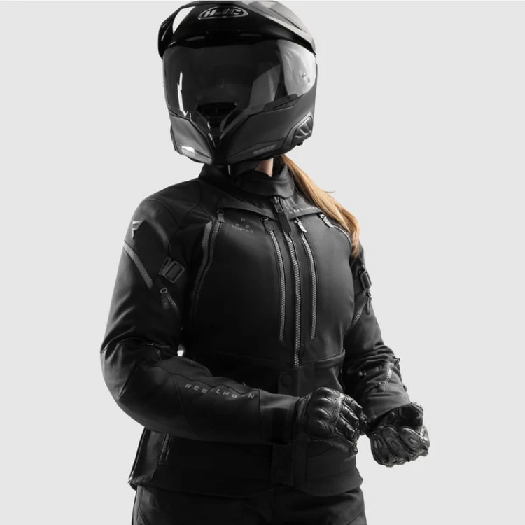rebelhorn-hardy-3-lady-black-modelka