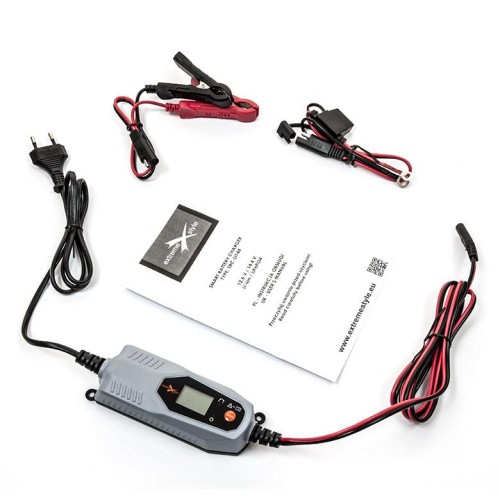 biketec-ladowarka-inteligentna-do-akumulatorow-litowo-jonowych-zestaw