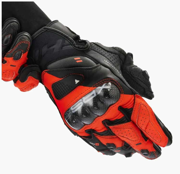 rekawice-shima-xrs-3-red-na-rece